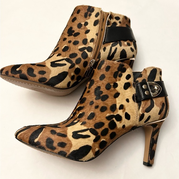Vince Camuto Animal Print Calf Hair Booties NEW - Picture 1 of 7